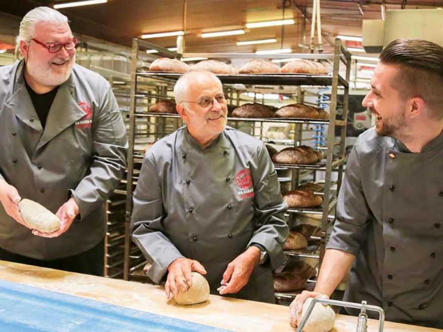 Von Oma Lillys Landkuchen und Opa Wilhelms Ährenbrot