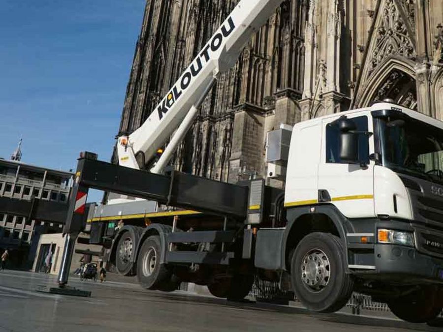 KILOUTOU Deutschland Lkw-Arbeitsbühne im Einsatz