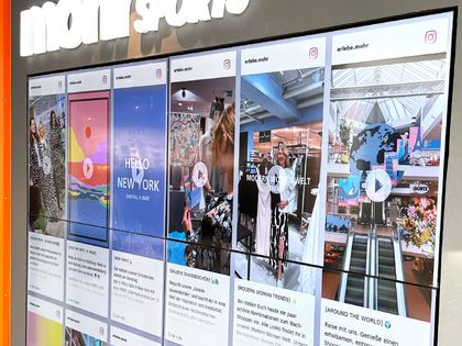 Social Media Display