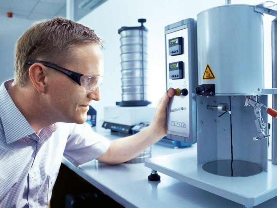 Vom lokalen zum internationalen Full Service-Dienstleister Vom lokalen zum internationalen Full Service-Dienstleister