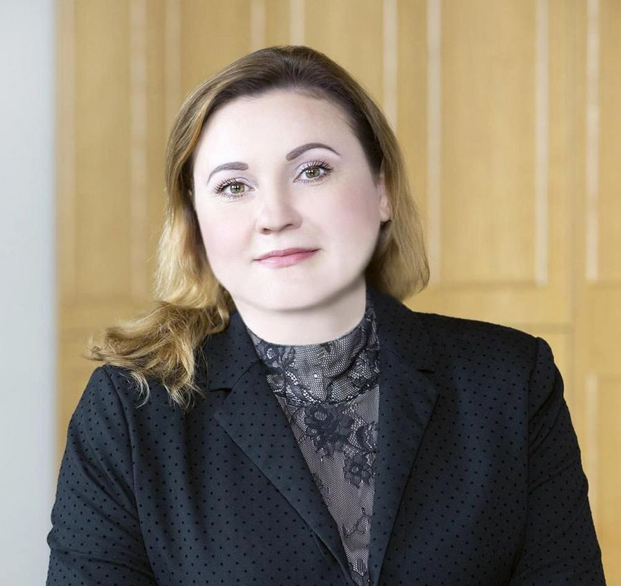 Natallia Dean, Direktorin der Pella Sietas GmbH