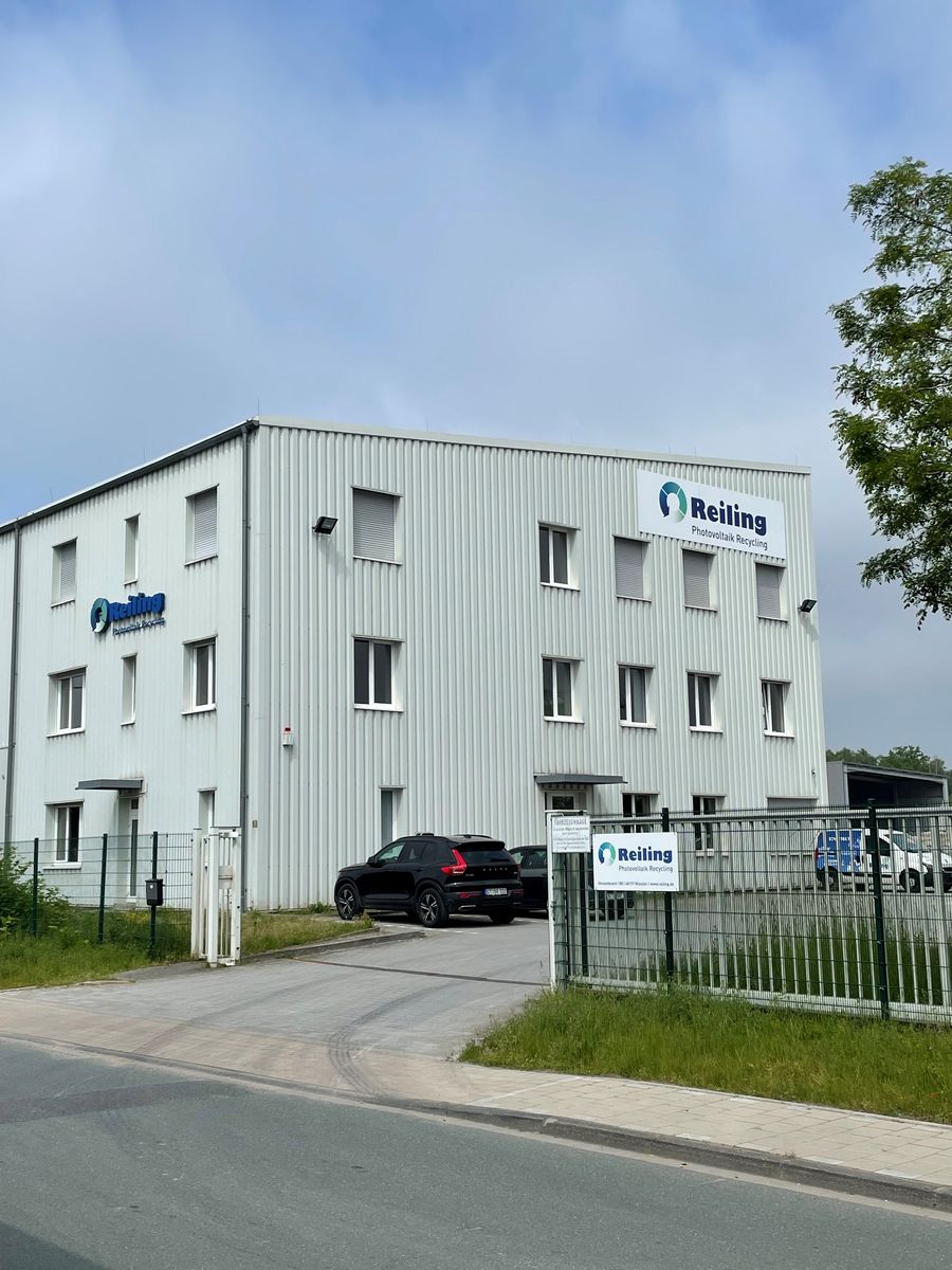 Kompetenzzentrum PV-Recycling in Münster - Eröffnung von Deutschlands erstem Reiling PV-Recycling Standort