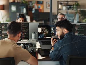 Veeam Backup & Replication self Managed mit Windows wie bisher oder als Virtual Software Appliance mit Linux