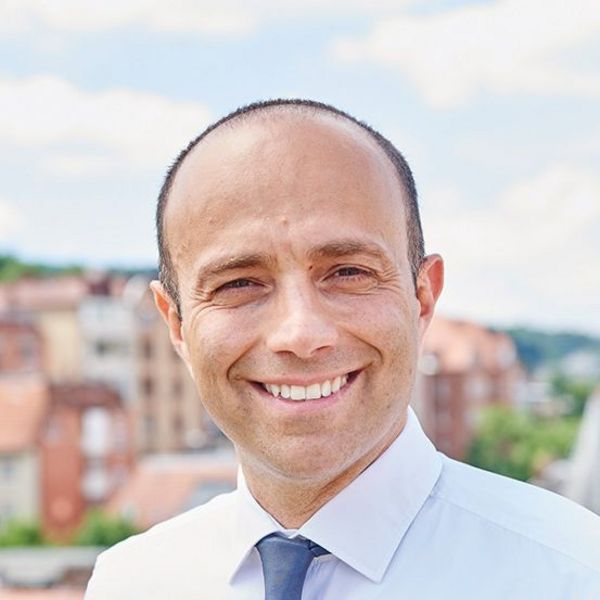 Massimiliano Cava, Geschäftsführer Massimiliano Cava, Geschäftsführer