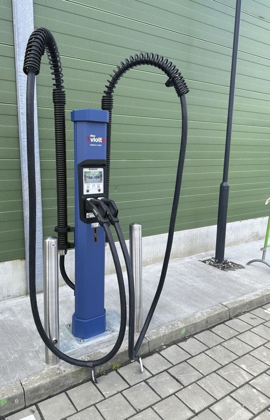 DZG Metering GmbH  DC Charging Station von Kempower