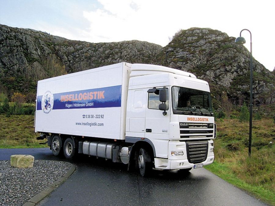 Lkw aus dem Fuhrpark der Insellogistik Rügen/ Hiddensee GmbH unterwegs in Alesund, Norwegen