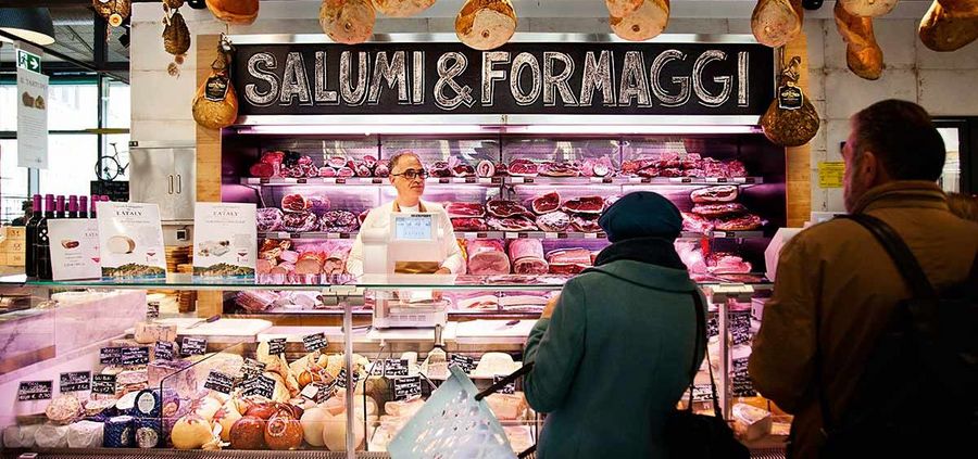 Eataly auf einem italienischen Markt.