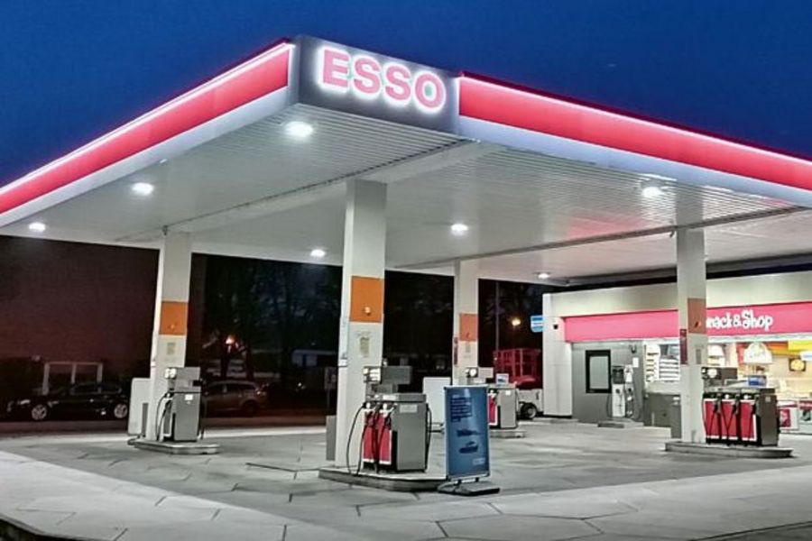 KDH Werbetechnik Dachkontur Esso Tankstelle
