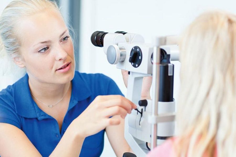 Fehlsichtigkeit, aber auch krankheits- und altersbedingte Augenveränderungen können mithilfe moderner Operationsverfahren behoben werden