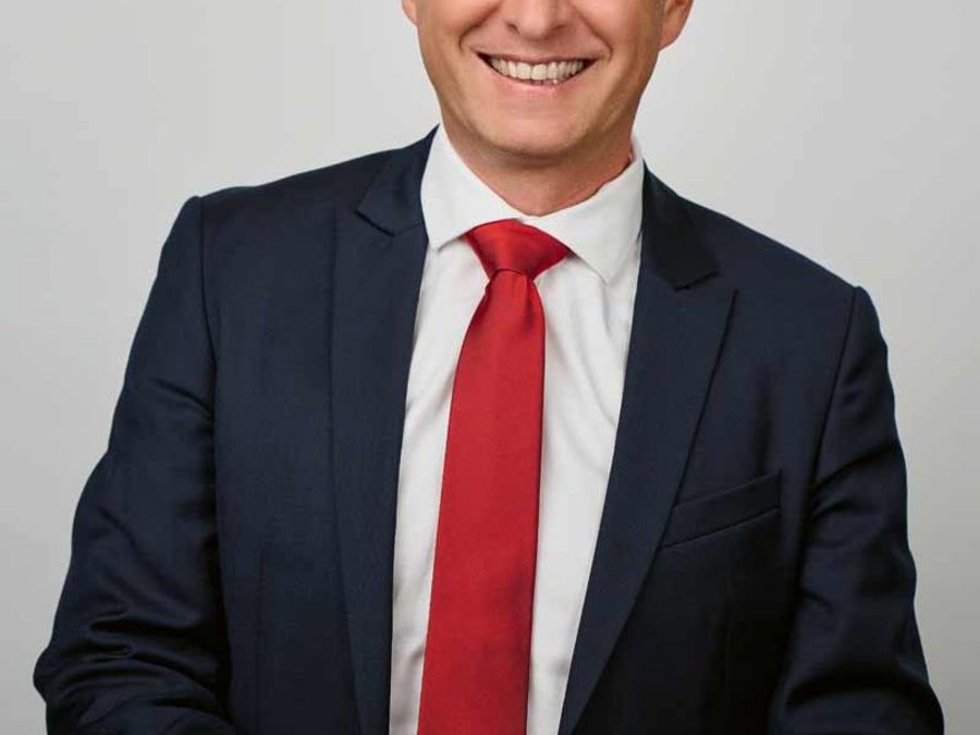Lugez, Michael