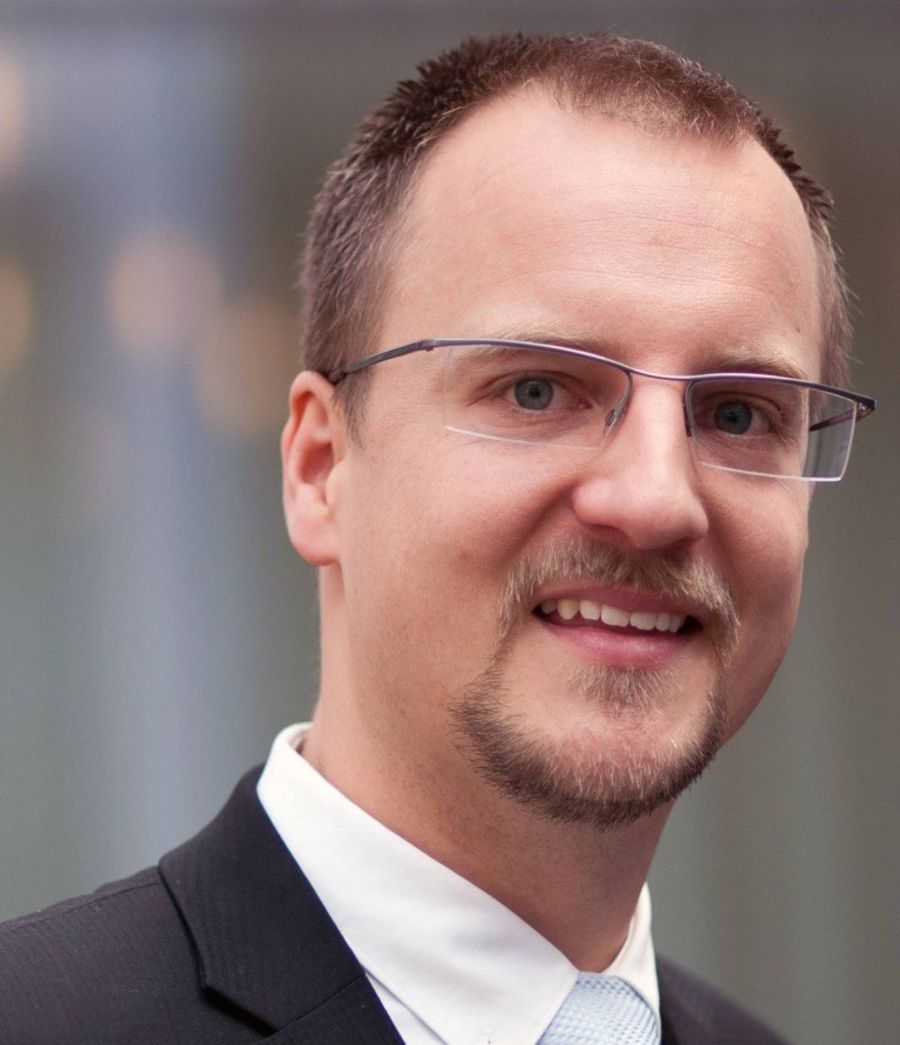Prof. Dr. Florian Becker