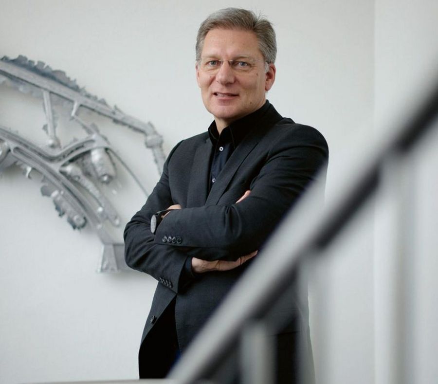 oland Heiler, Managing Director des Studio F. A. Porsche