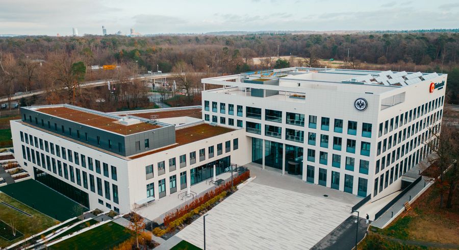 Das Proficamp von Eintracht Frankfurt – beheizt und gekühlt mit Technologie von BES Das Proficamp von Eintracht Frankfurt – beheizt und gekühlt mit Technologie von BES