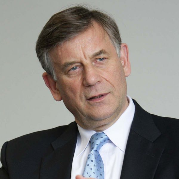 Prof. Hermann Simon Prof. Hermann Simon