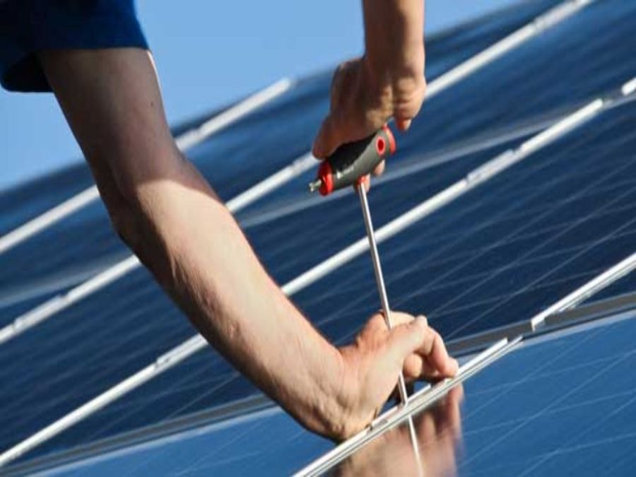Statements der Bundestagsfraktionen zu den geplanten Solarkürzungen Statements der Bundestagsfraktionen zu den geplanten Solarkürzungen