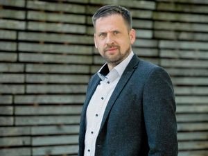 Der Komplettanbieter: Bau, Service & Technologie