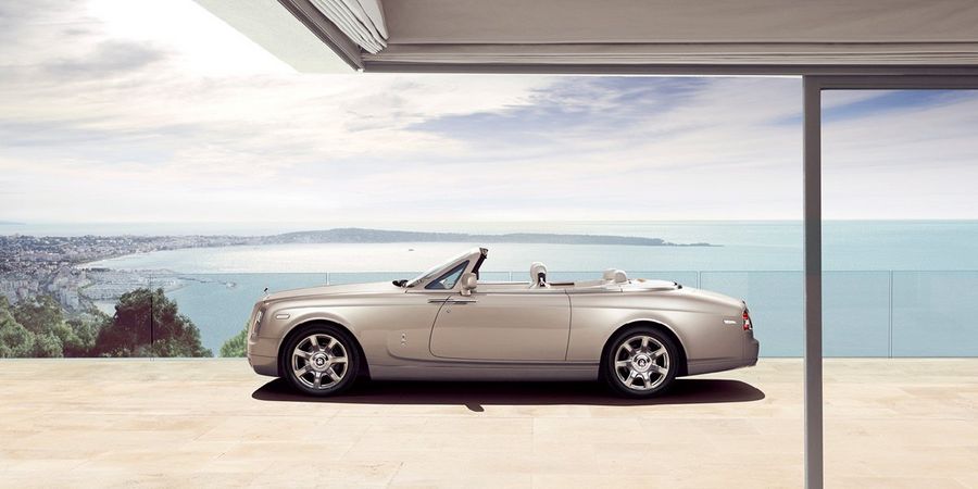Rolls-Royce Phantom side