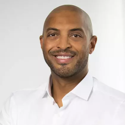 Dr. Dominique Manu