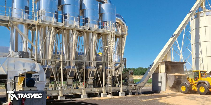 Trasmec verfügt über jahrzehntelange Erfahrung mit maßgeschneiderten Anlagen für die Holzwerkstoffindustrie Trasmec verfügt über jahrzehntelange Erfahrung mit maßgeschneiderten Anlagen für die Holzwerkstoffindustrie