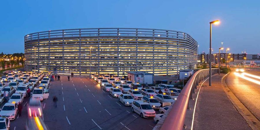 Riegler Riewe Architekten Parkhaus P 1am Flughafen Hamburg (Foto: Michael Penner)