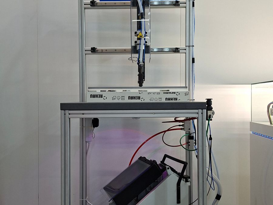 Schneller verschrauben, effizienter produzieren:  POWASERT zeigt neue automatisierte Lösung für den Fensterbau