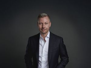 Karriere, stark, allein: Warum Erfolg Frauen oft die Liebe kostet