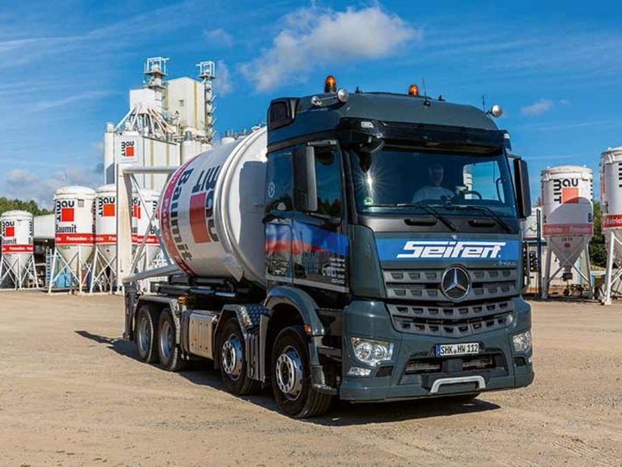 Logistik mit Vollgas in die Zukunft Logistik mit Vollgas in die Zukunft