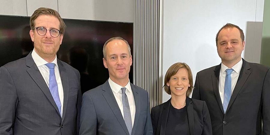 zeb erweitert Führungsriege und beruft vier neue Partnerinnen und Partner zeb erweitert Führungsriege und beruft vier neue Partnerinnen und Partner