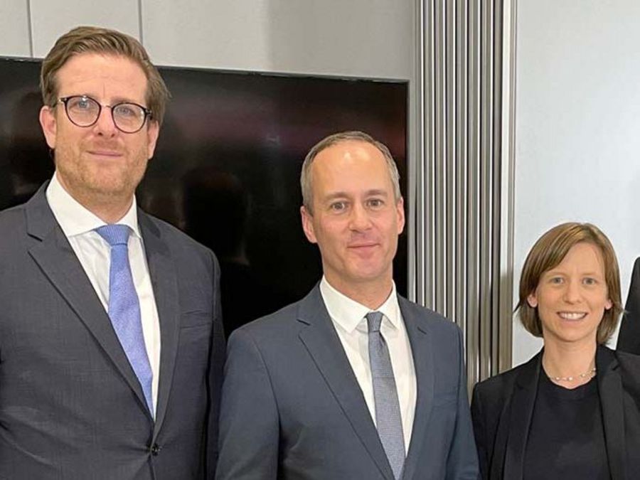 zeb erweitert Führungsriege und beruft vier neue Partnerinnen und Partner