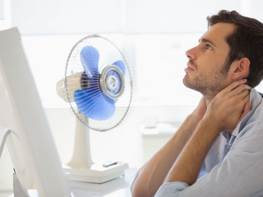 10 SOS-Tipps gegen Hitze im Büro