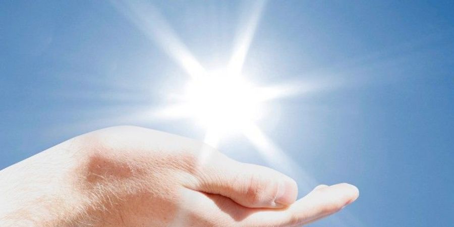 Sonne zwischen Fingern Sonne zwischen Fingern