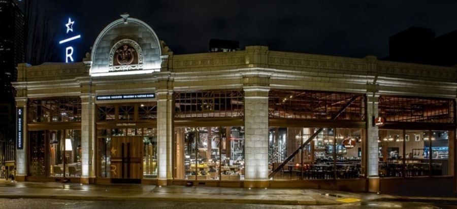 Die Starbucks Rösterei mit Coffee House in Covent Garden, London