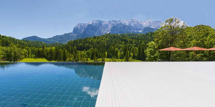 Rollo Solar Schwimmbadabdeckung Schloss Elmau