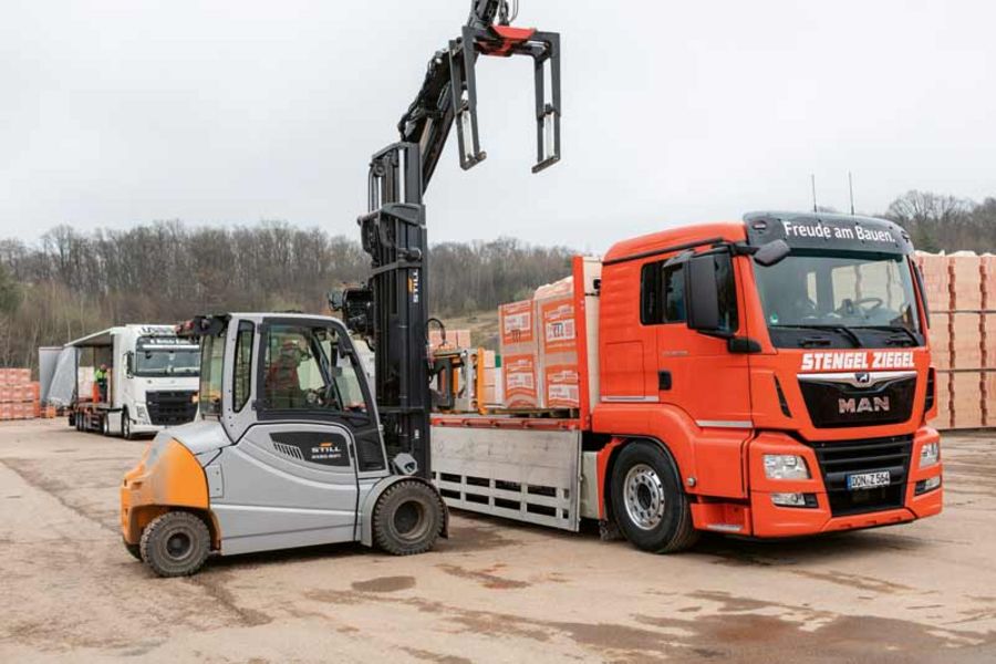 Ziegelwerk Stengel - firmeneigene Logistik