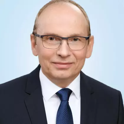 Dr. Stefan König