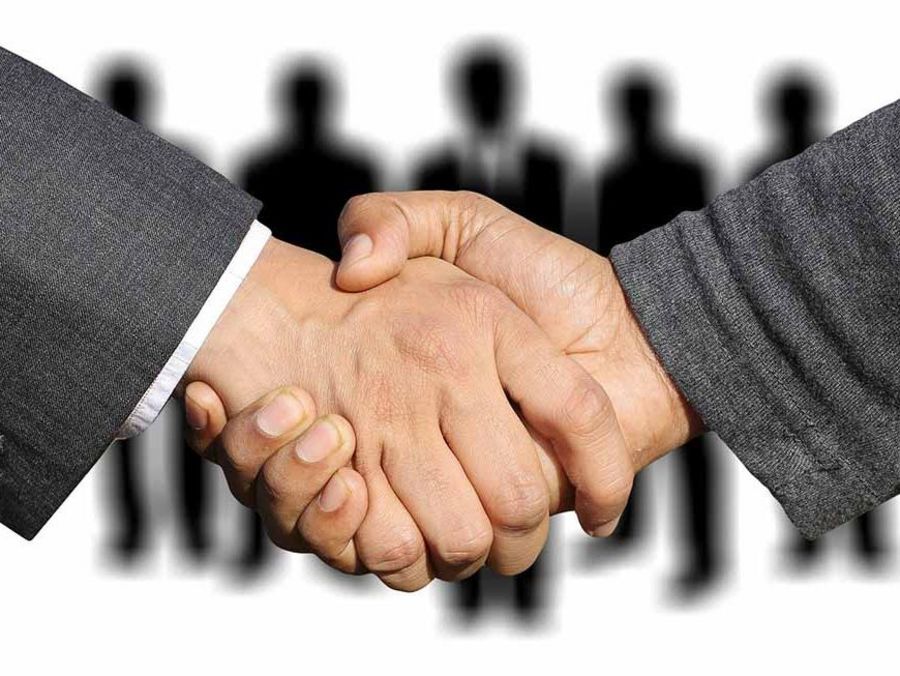 Welche Arten des Handschlags zur Begrüßung gibt es? Welche Arten des Handschlags zur Begrüßung gibt es?