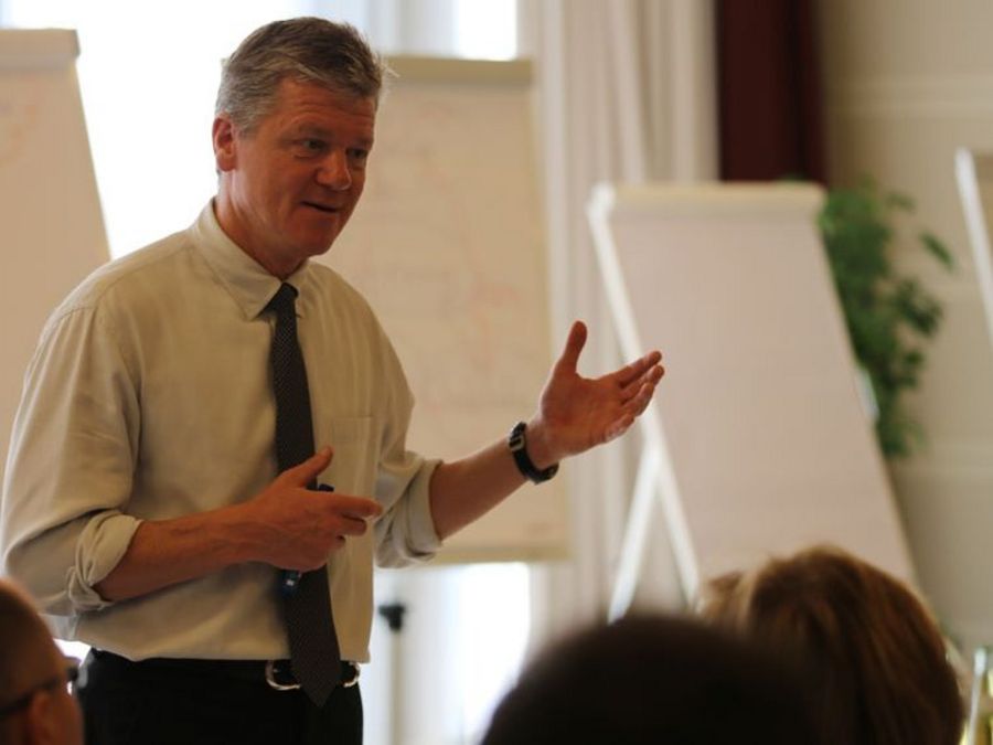 „Das ganze Konzept Führung ist reif für eine Redefinition“ „Das ganze Konzept Führung ist reif für eine Redefinition“