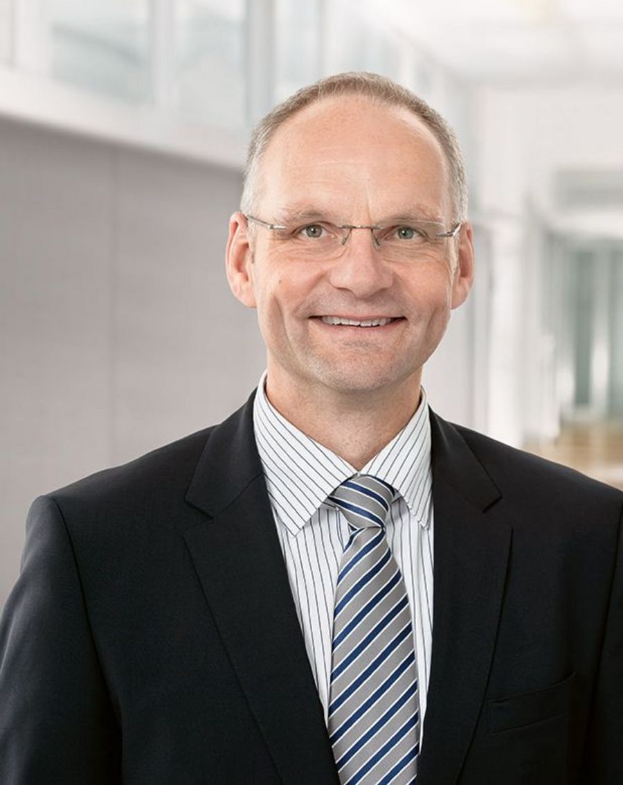 Peter Bartholomäus, Vorsitzender der Geschäftsführung der InfraServ GmbH & Co. Wiesbaden KG