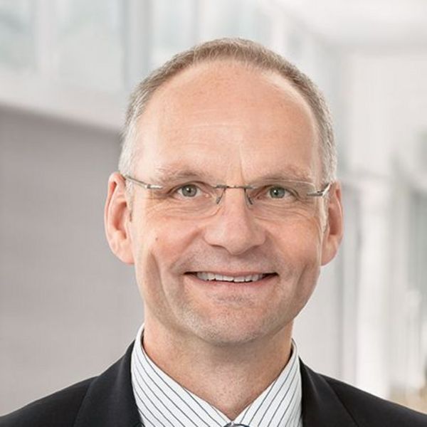 Peter Bartholomäus, Vorsitzender der Geschäftsführung der InfraServ GmbH & Co. Wiesbaden KG