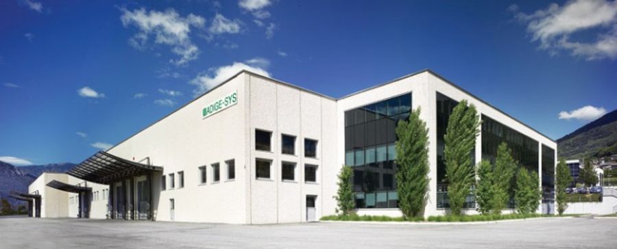 ADIGE-SYS, spezialisiert auf der Fertigung von maßgeschneiderten Anlagen, ist das jüngste Unternehmen der BLM Group