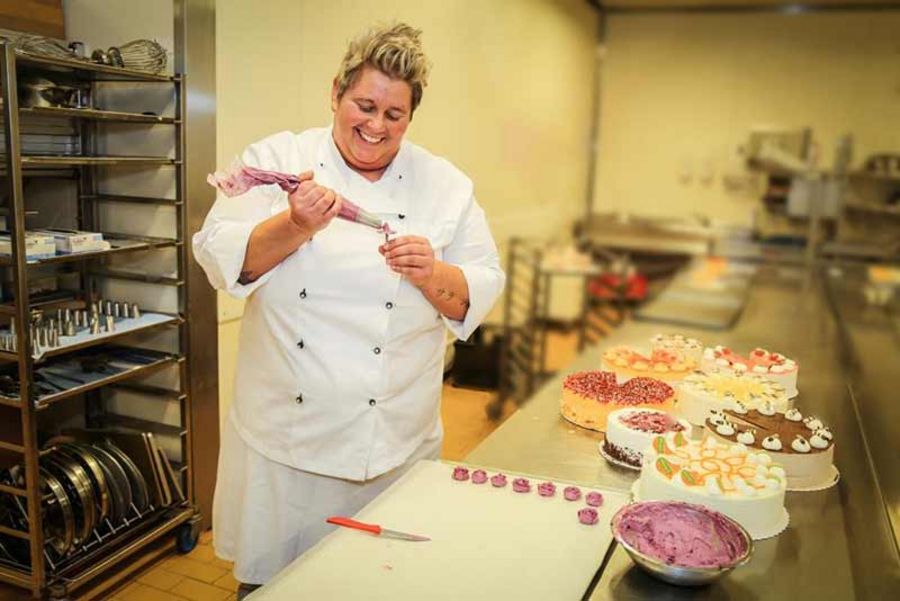 Stadtbäckerei Kühl Rosen dressieren