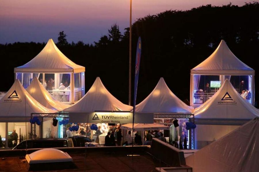 Much Festservice Messe bei Nacht