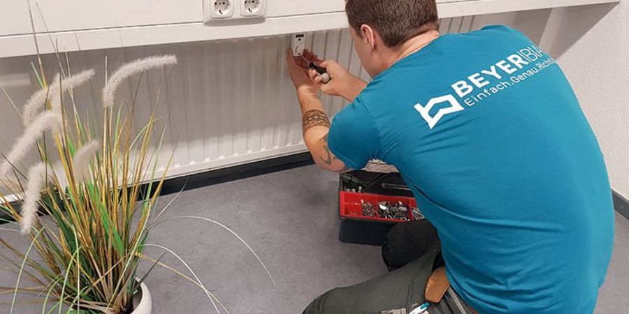 Beyer verfügt über eigene Monteure für Installationen, Wartungen und Reparaturen Beyer verfügt über eigene Monteure für Installationen, Wartungen und Reparaturen