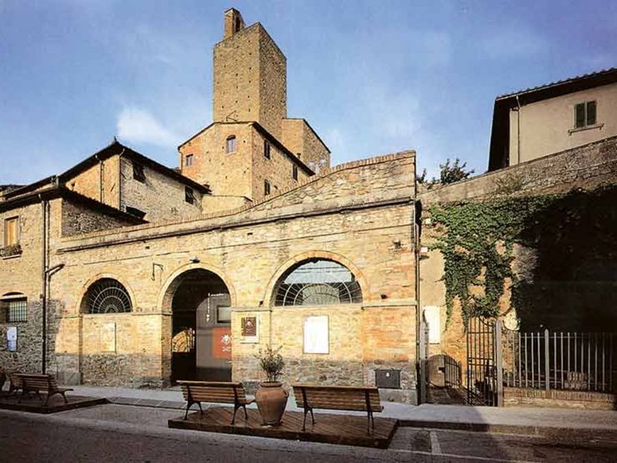 Gruppo Caviro Eingang zur Villa der Familie von Leonardo da Vinci