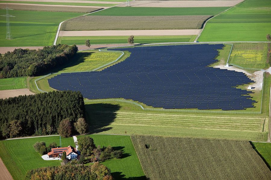 Photovoltaik-Freifläche in Oberostendorf, Bayern