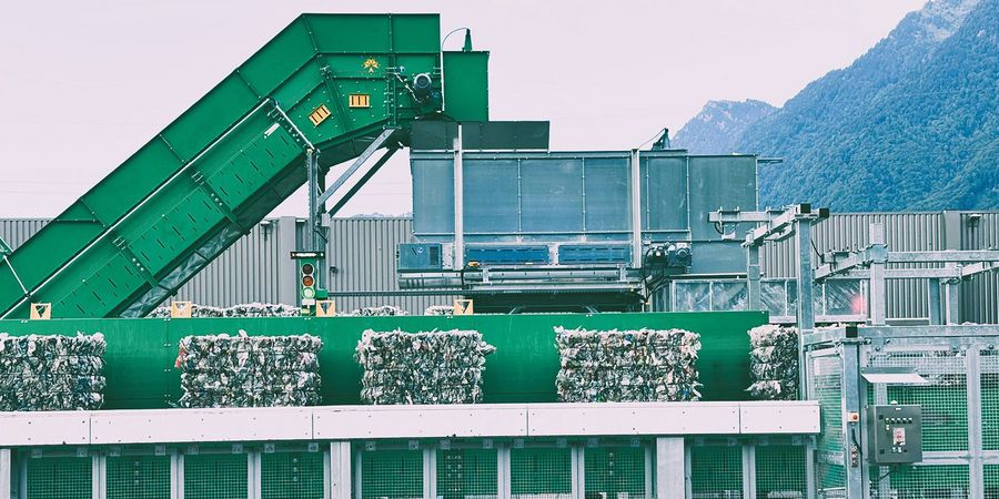 Der Ausbau der Wasch- und Sortierstraße in Bilten stärkt den PET-Kreislauf und erhöht die Verarbeitungskapazität am Standort Der Ausbau der Wasch- und Sortierstraße in Bilten stärkt den PET-Kreislauf und erhöht die Verarbeitungskapazität am Standort