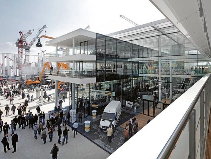 DISPLAY INTERNATIONAL Schwendinger Liebherr Bauma