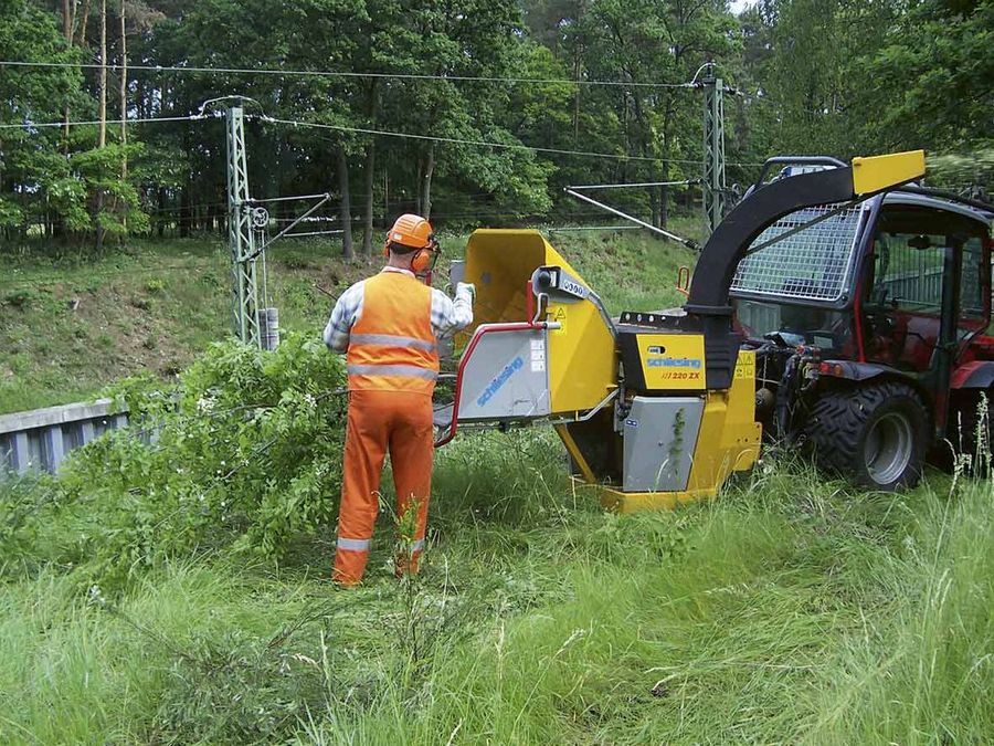 Cararo Schredder der DB Fahrwegdienste.