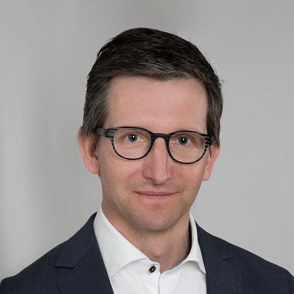 Dr. Marcus Fischer, Geschäftsführer der ARGO-HYTOS GmbH Dr. Marcus Fischer, Geschäftsführer der ARGO-HYTOS GmbH
