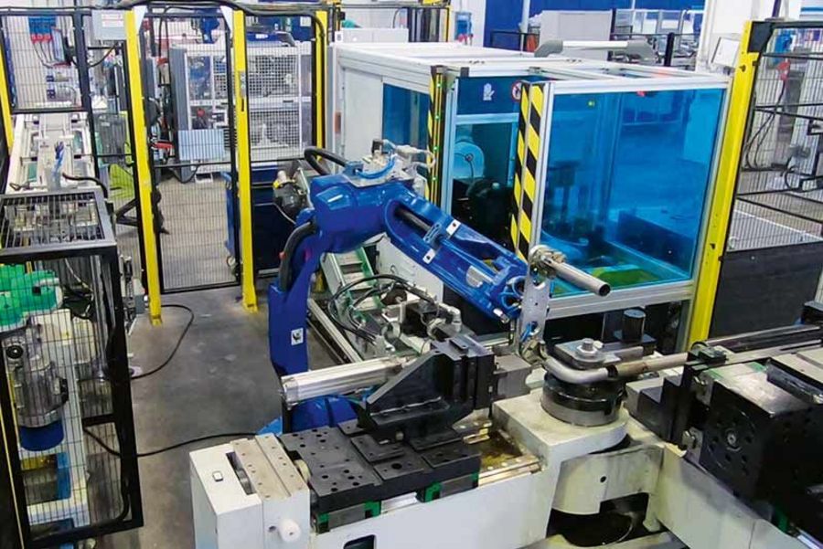 Eurotubi  Automatisierte Fertigung: Roboterinsel